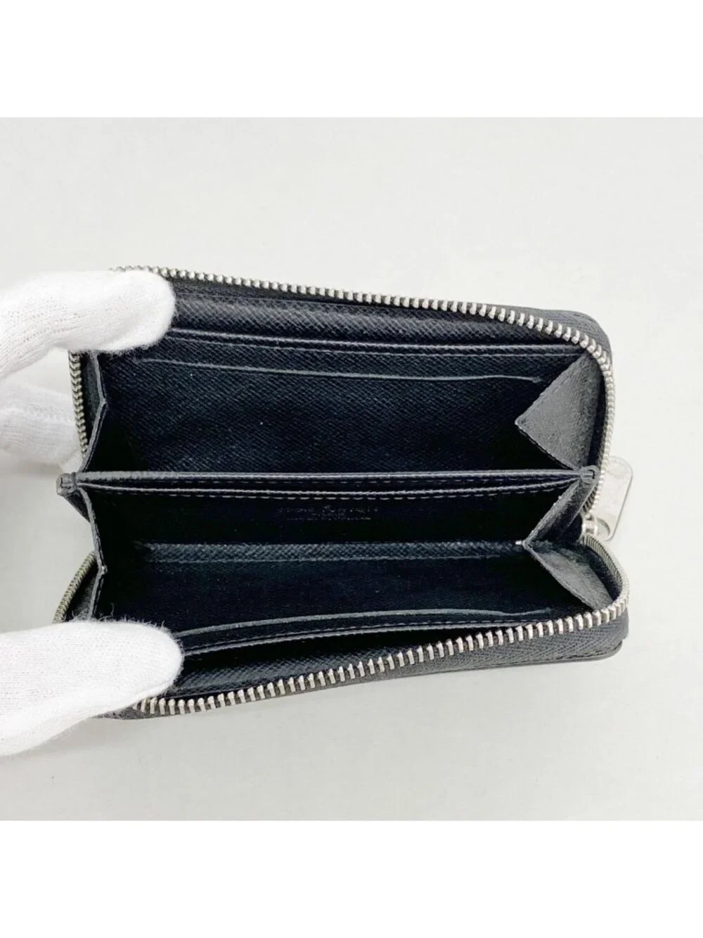 Louis Vuitton check reluxe